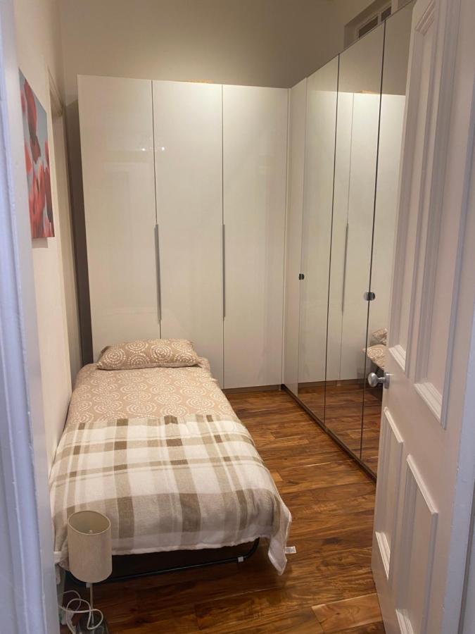 Lovely Main Door 2 Bed Apartment EDI Exteriér fotografie